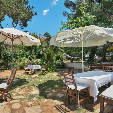 Готель Mavi Pension Айвалик Екстер'єр фото