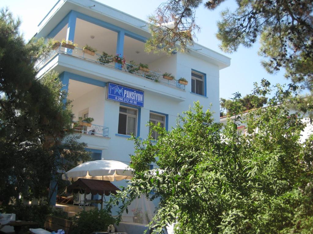 Готель Mavi Pension Айвалик Екстер'єр фото