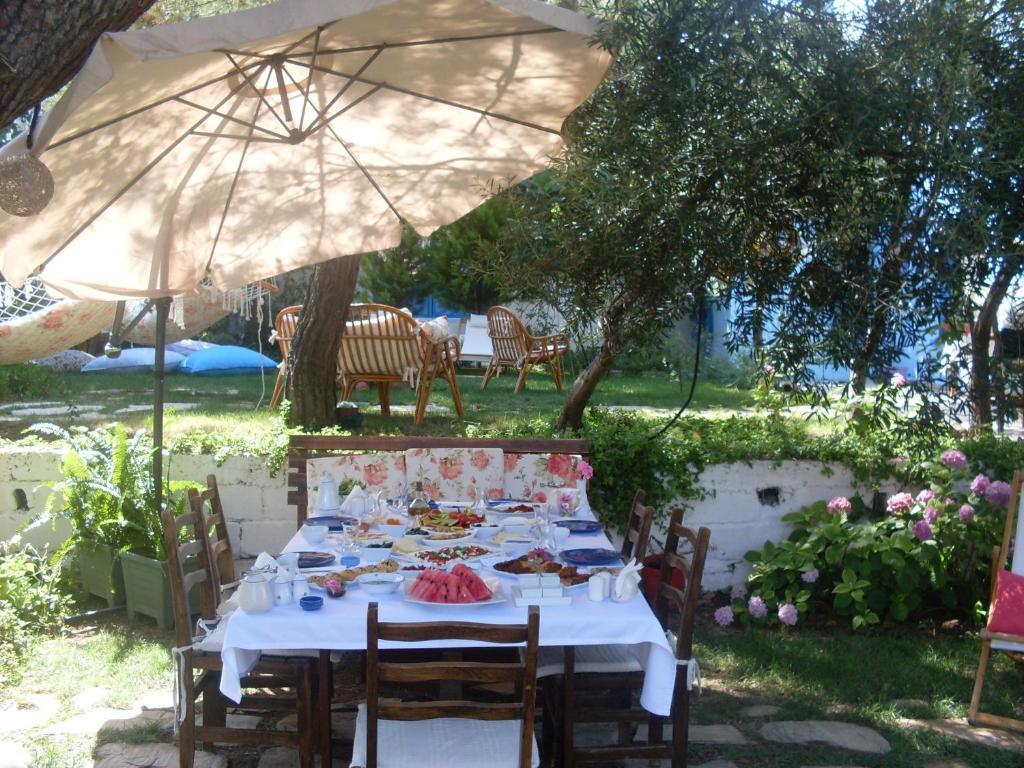 Готель Mavi Pension Айвалик Номер фото