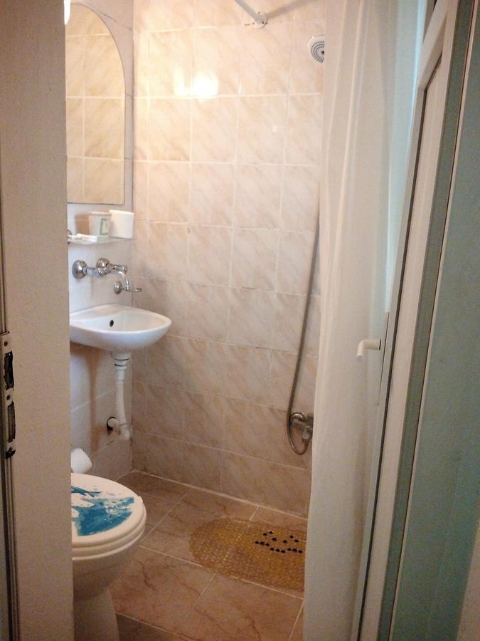 Готель Mavi Pension Айвалик Екстер'єр фото
